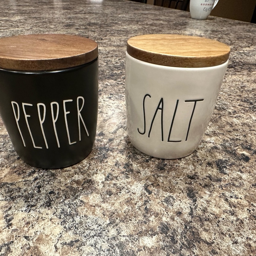 RAE DUNN SALT/PEPPER